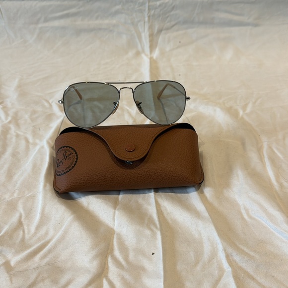 Ray-Ban Aviator Sunglasses - Picture 3 of 5